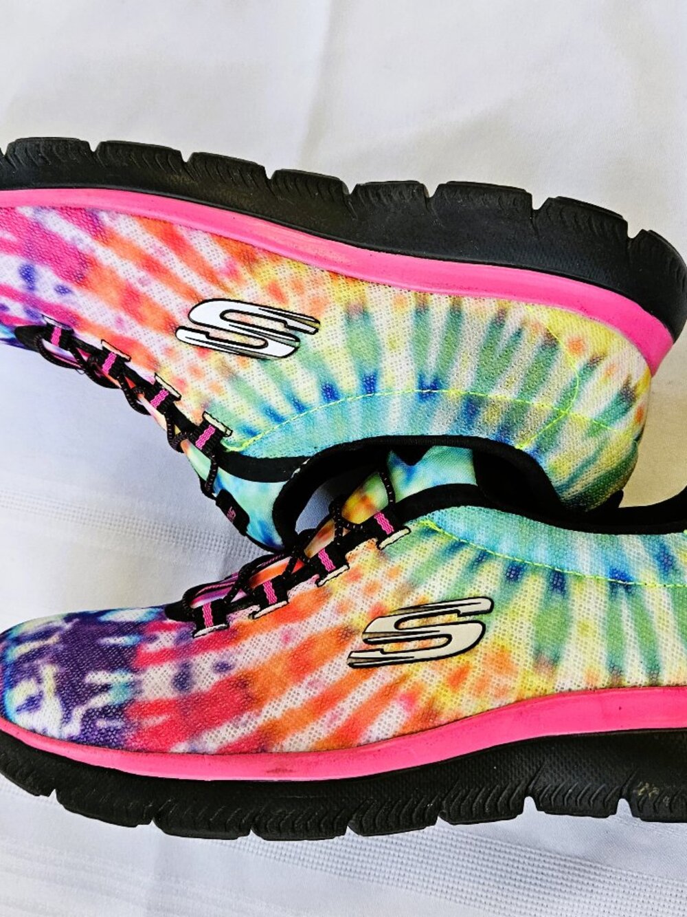 SKECHERS multicolored Tie-Died Groovy Women's Slip-0n Athletic Shoes Size 10 - Picture 4 of 6